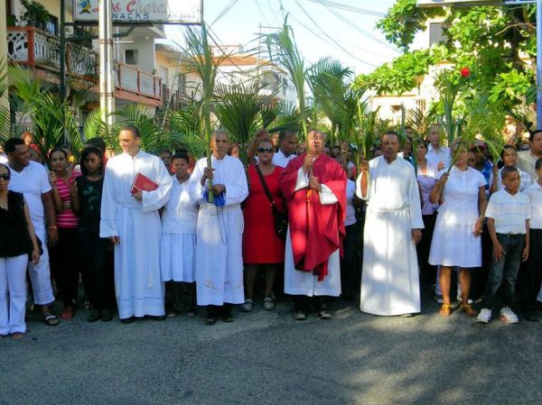 Parishioners Sosúa celebrate Palm Sunday
