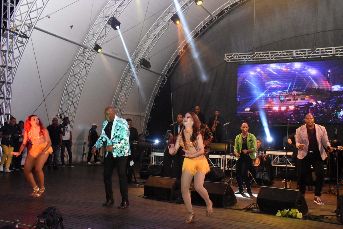 100 years Merengue