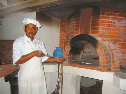 The pizza baker of La Terrazza